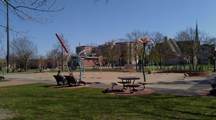 Le quartier — 2035 avenue Bourbonnière, H1W 3N8