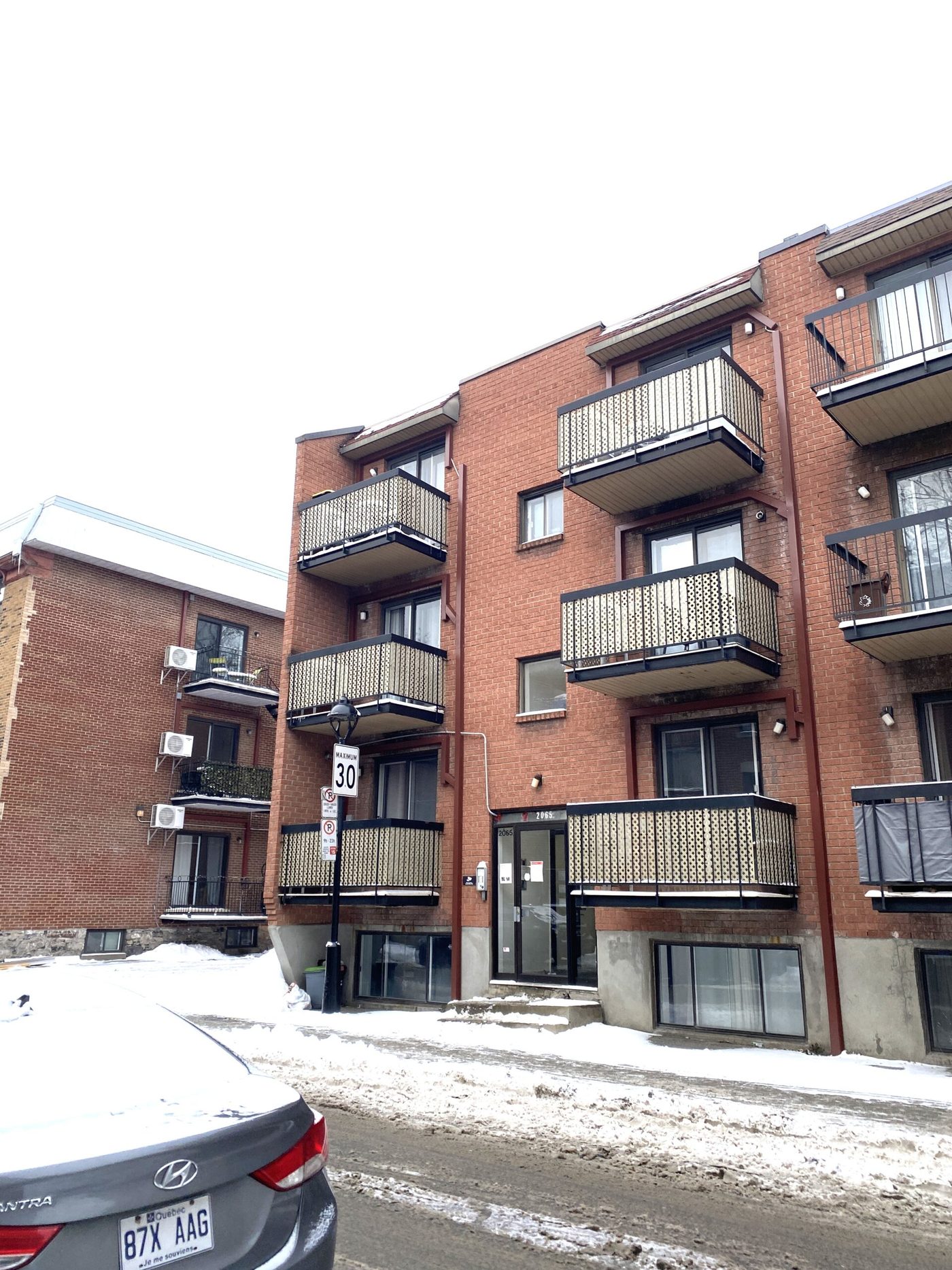 2065 rue St-Timothée, H2L 3P5